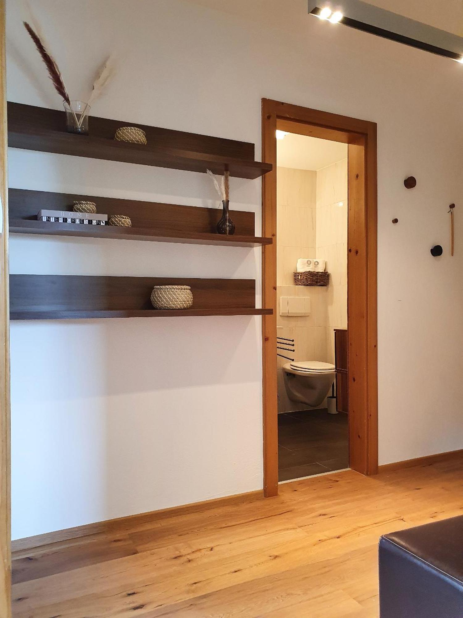 Alpenflair Apartment Mit Bergblick - Inkl Parkplatz #7 Innsbruck Bagian luar foto
