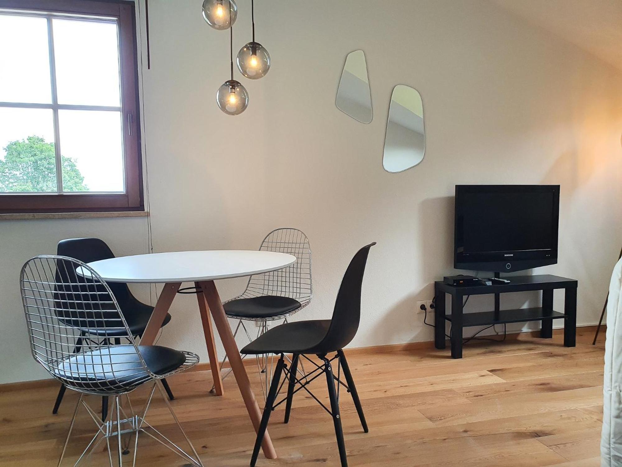 Alpenflair Apartment Mit Bergblick - Inkl Parkplatz #7 Innsbruck Bagian luar foto